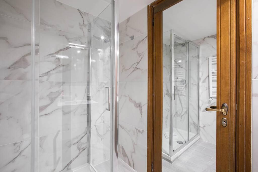 Unforgettable Split Level Jacuzzi Suite Navona - Top Collection 罗马 外观 照片